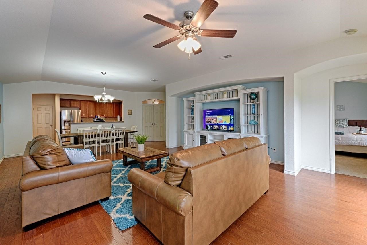 5801 Pinebrook Dr - Photo 4 of 23
