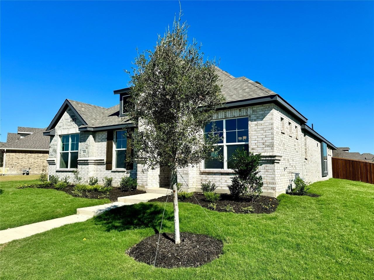 3005 Arbor Grove Trl - Photo 3 of 30