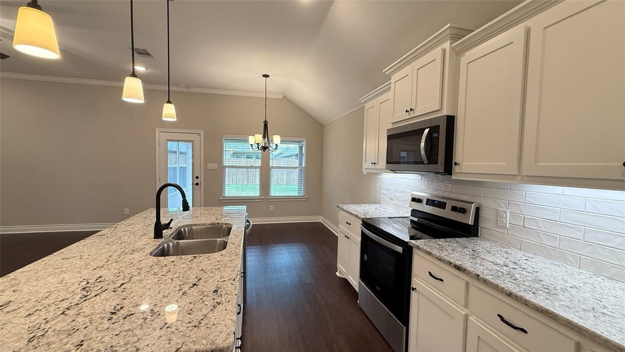 704 Ransom Way - Photo 6 of 23