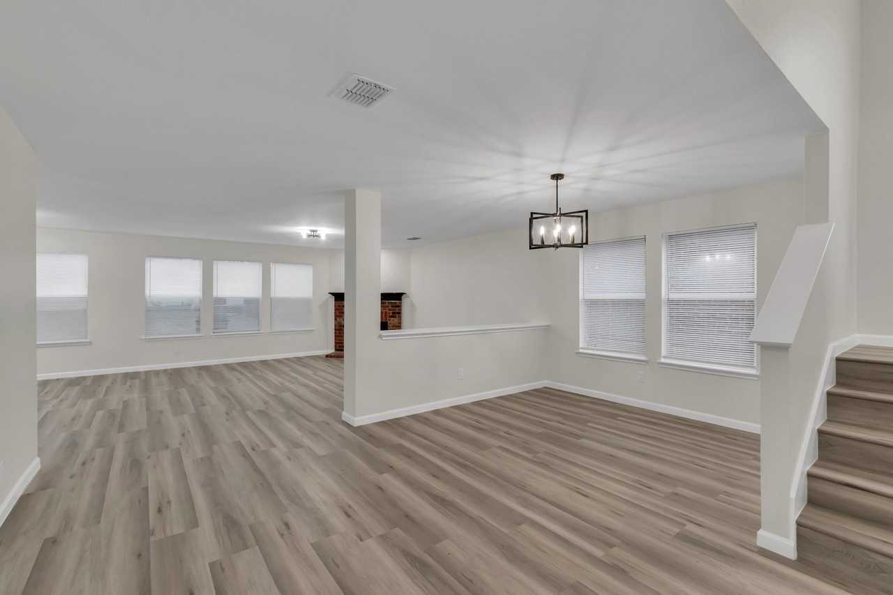 438 Stanley Falls Dr - Photo 4 of 40