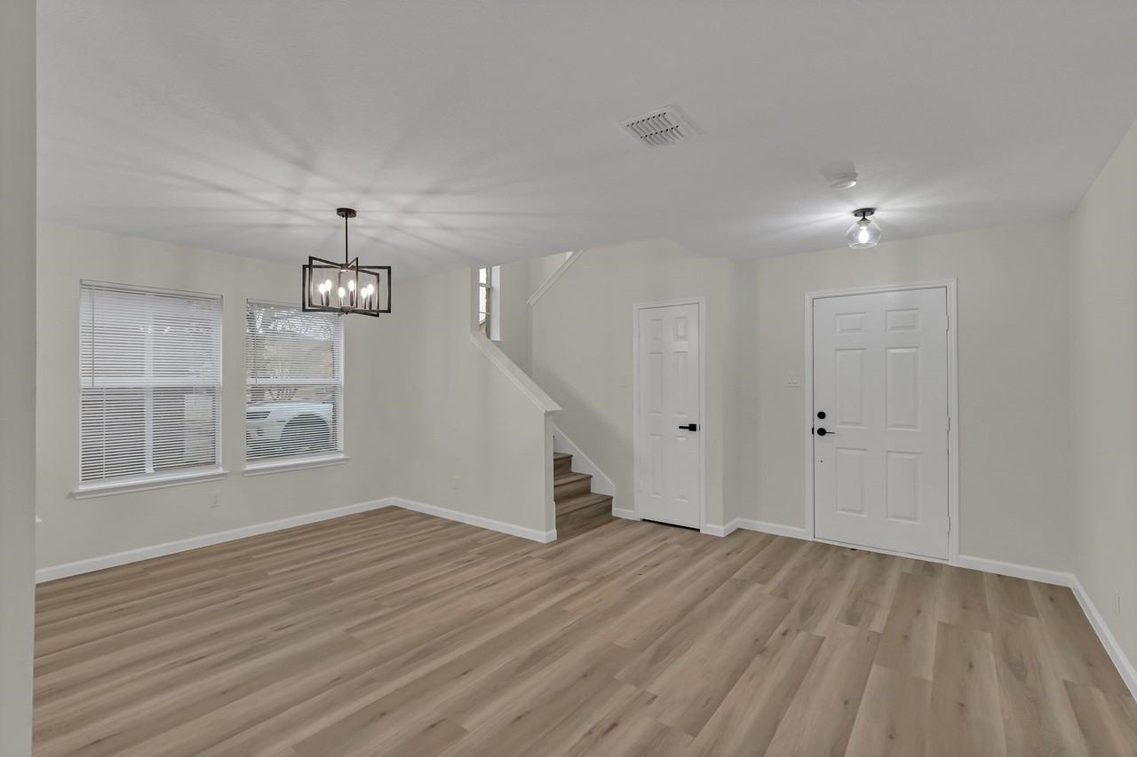 438 Stanley Falls Dr - Photo 6 of 40