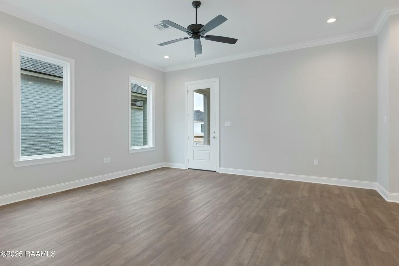 107 Alpine Dr - Photo 3 of 19