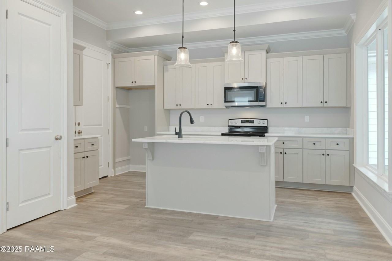 107 Alpine Dr - Photo 7 of 19