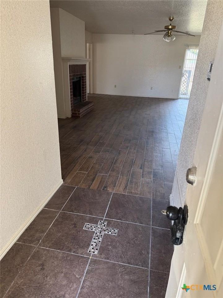 4212 Embers Dr - Photo 3 of 32