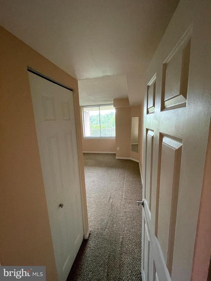 10101 Grosvenor Pl #1119 - Photo 7 of 37