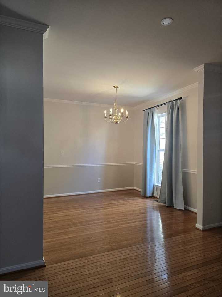 20323 Swallow Point Rd - Photo 6 of 15