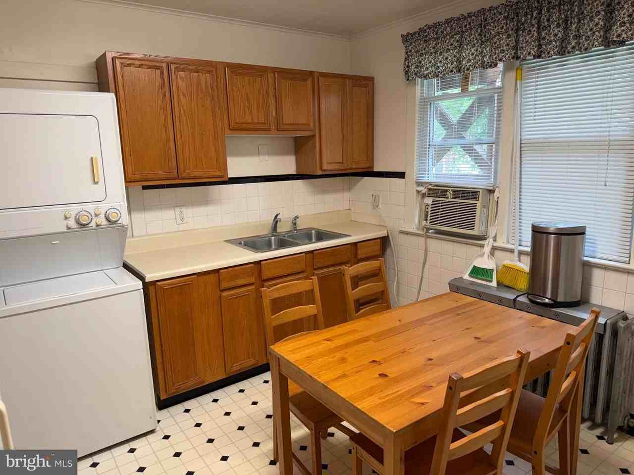 202 Main St - Photo 7 of 16