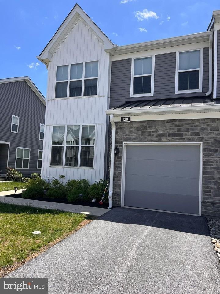 130 Ginkgo Ln - Photo 2 of 17