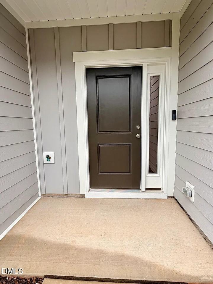 215 Broomside Ave - Photo 2 of 24