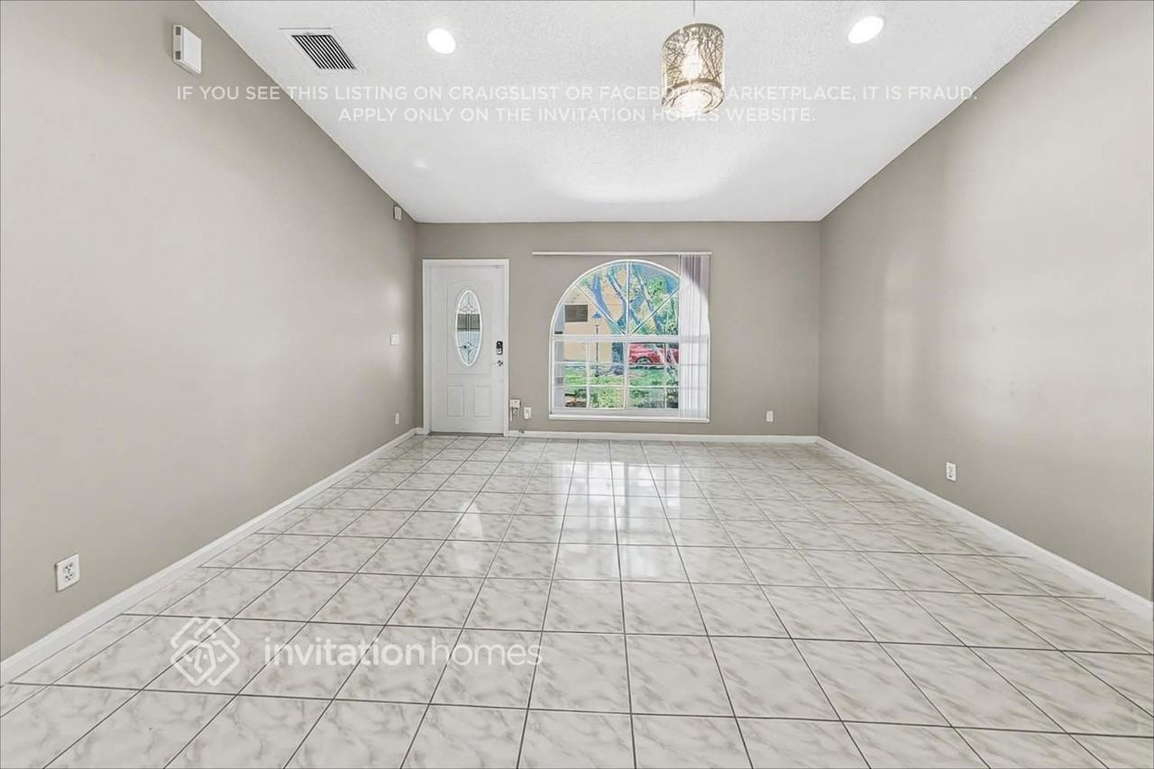 5788 Nw 48th Dr - Photo 4 of 19