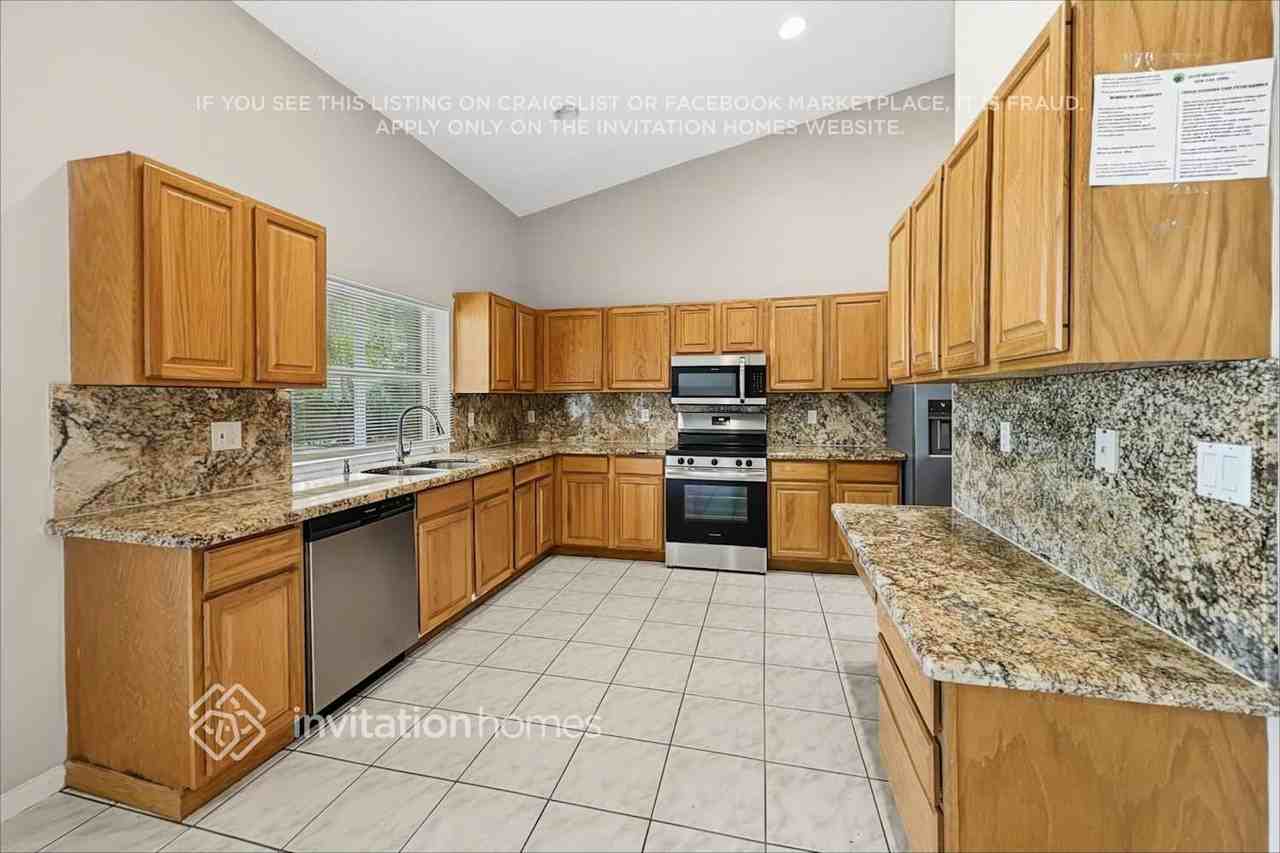 5788 Nw 48th Dr - Photo 7 of 19