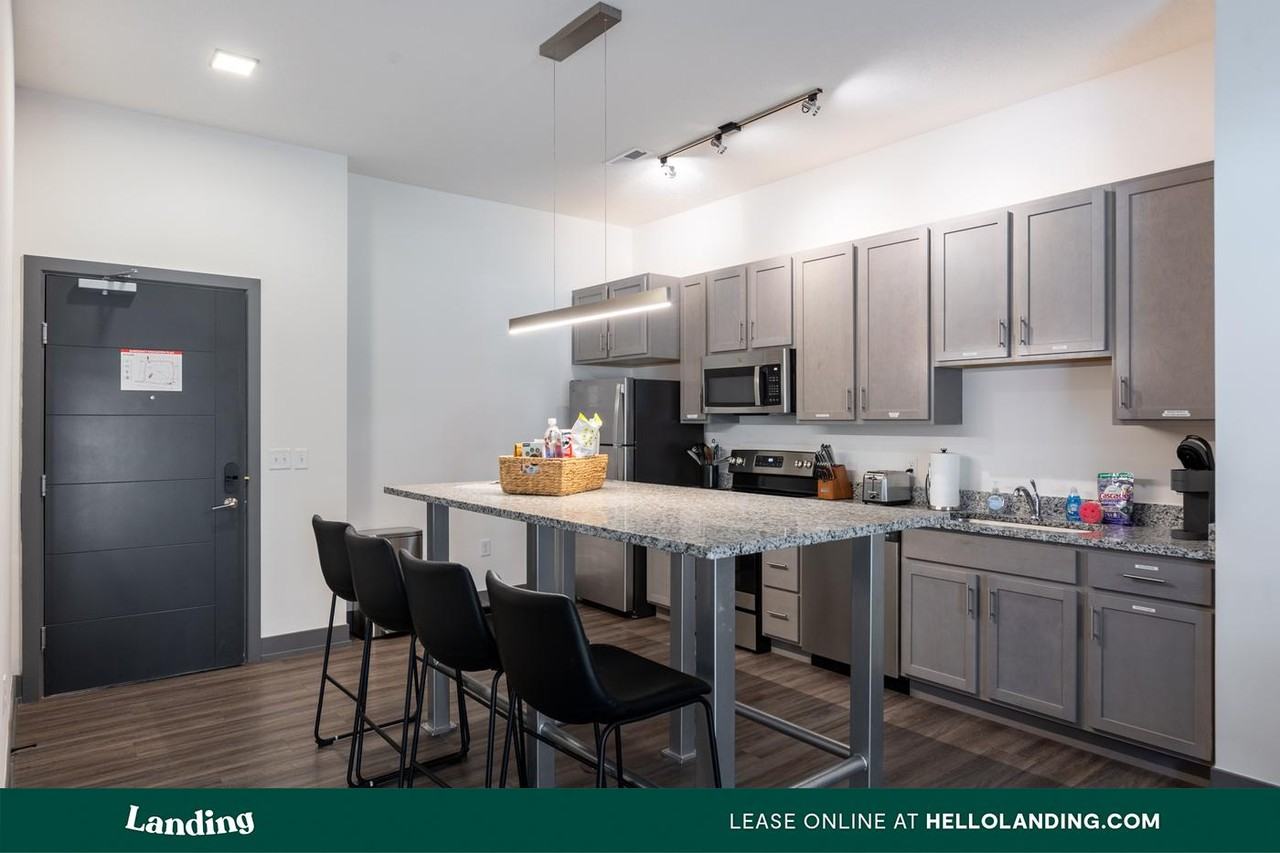 605 Alberta Street - Photo 3 of 50