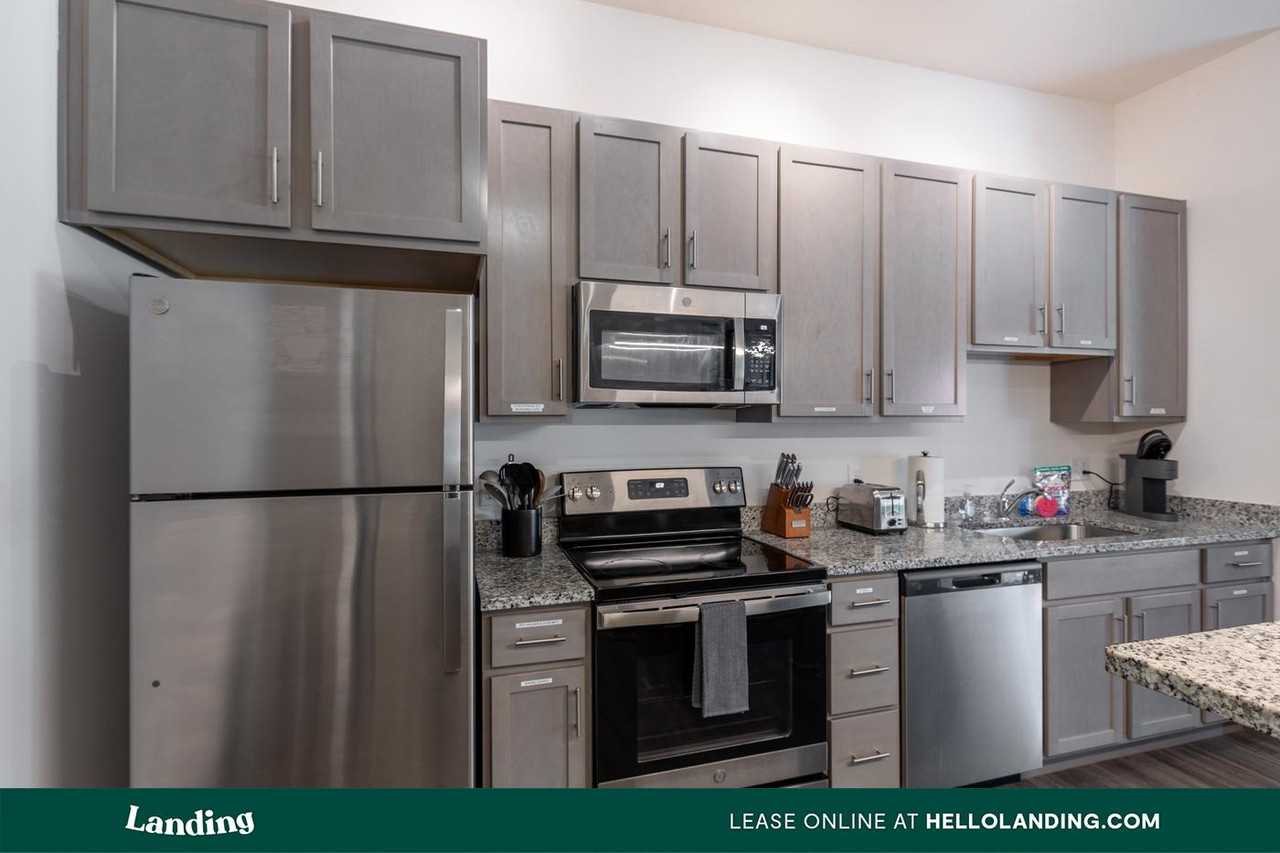 605 Alberta Street - Photo 7 of 50