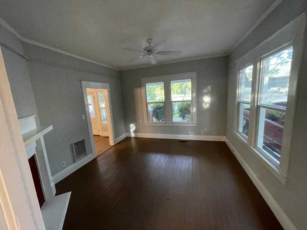 145 S Webb St - Photo 2 of 7