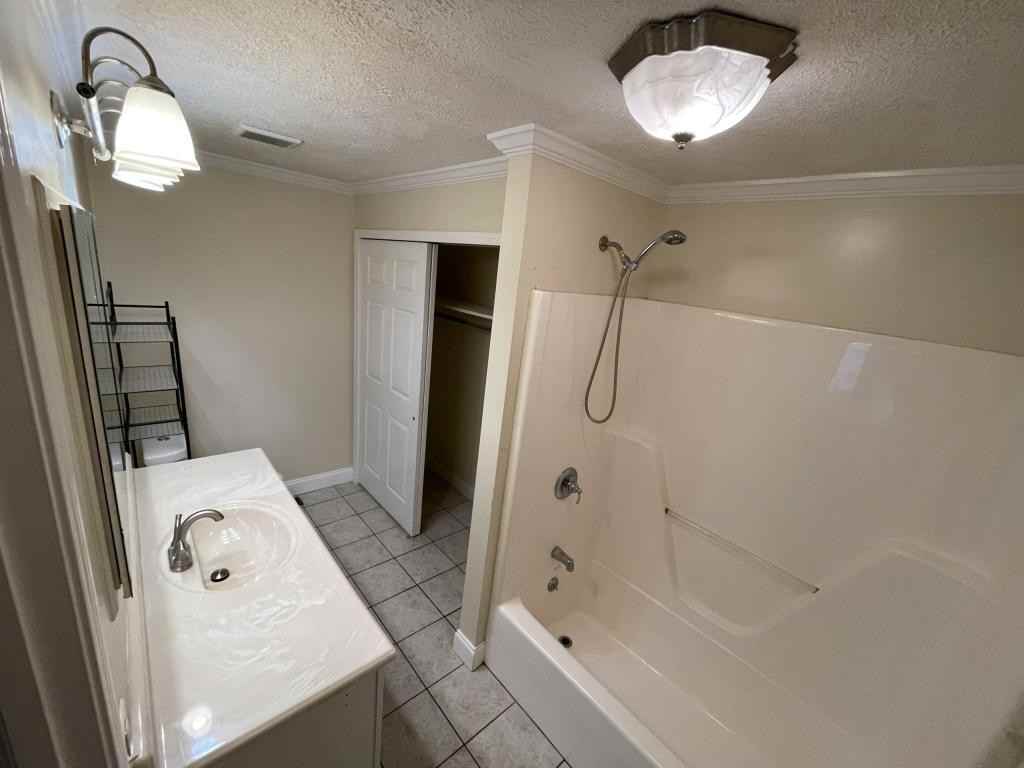 145 S Webb St - Photo 3 of 7