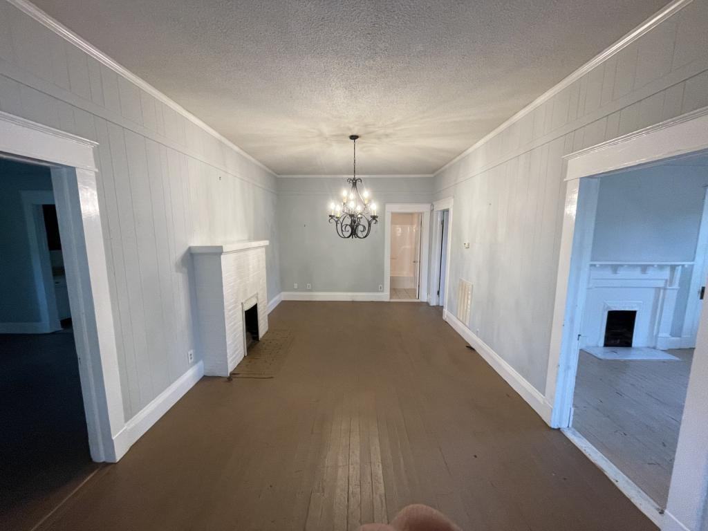 145 S Webb St - Photo 5 of 7