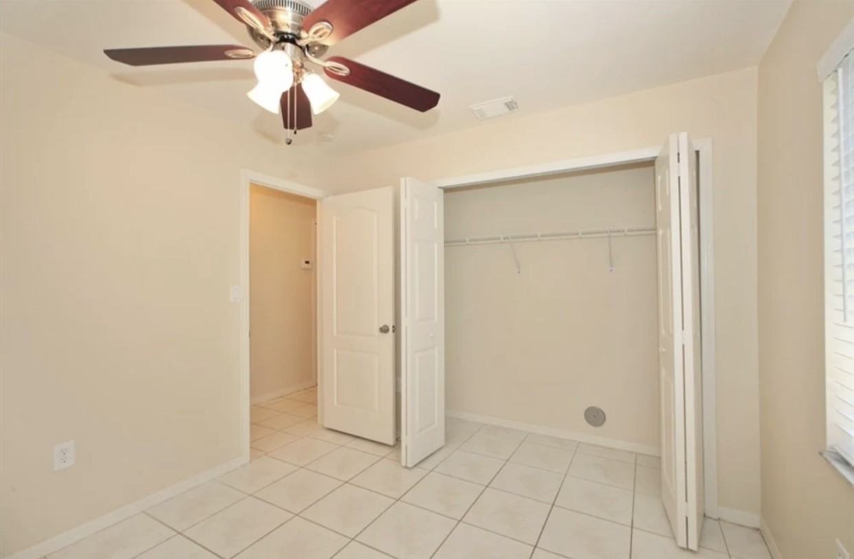935 Northwest 203rd Avenue - Photo 3 of 8
