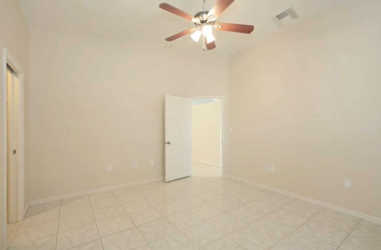 935 Northwest 203rd Avenue - Photo 5 of 8