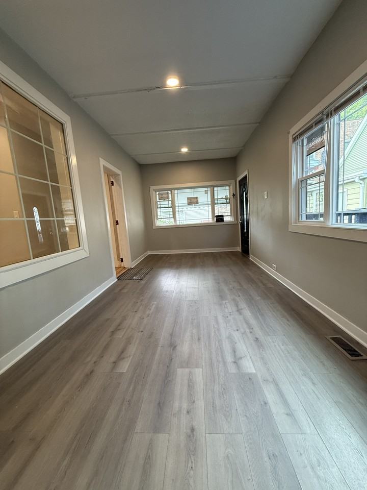 W School St & N Kenneth Ave #1 - Photo 6 of 27
