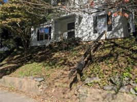 featured image of 1025 Atlantic Dr Nw