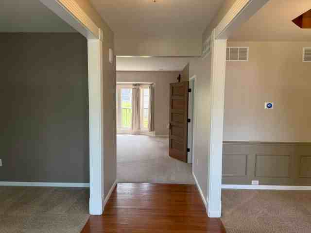 1205 Simeon Dr - Photo 3 of 25