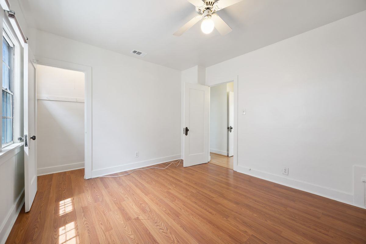 1712 1/2 W 39th St - Photo 7 of 10