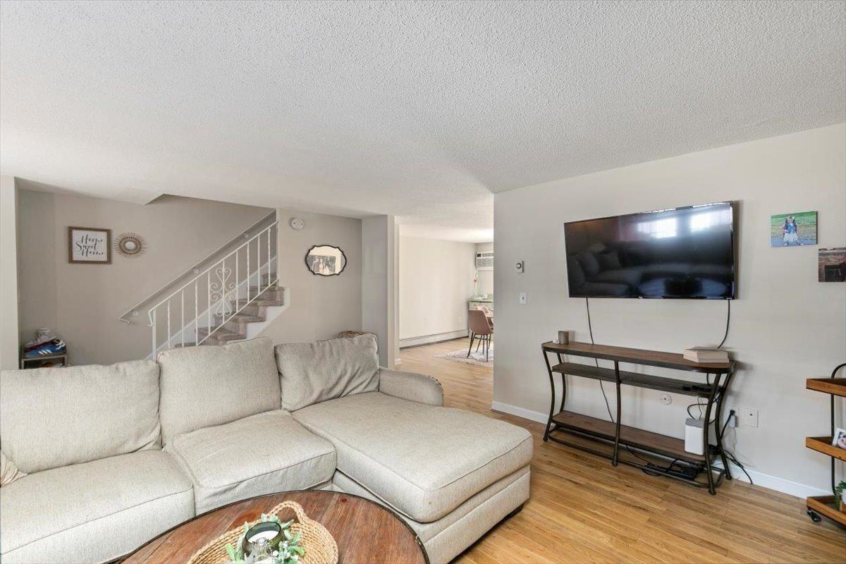 114 Fieldstone Dr - Photo 5 of 31