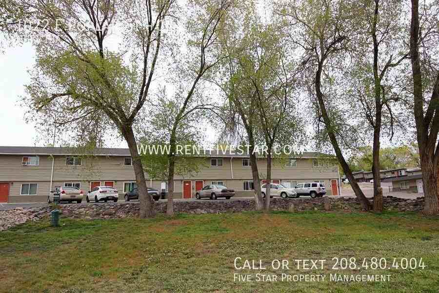 1022 E Poplar St #11 - Photo 3 of 3