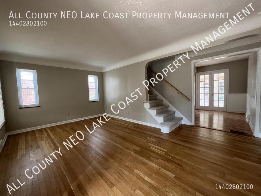 20036 Westover Ave - Photo 2 of 12