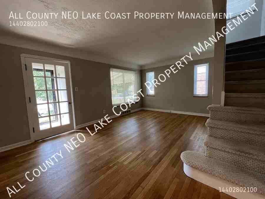20036 Westover Ave - Photo 3 of 12