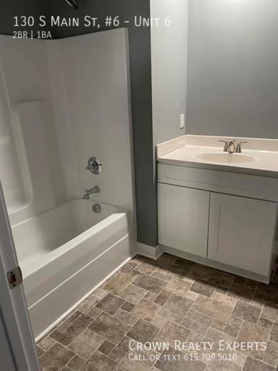 130 Main St S #6 - Photo 2 of 8