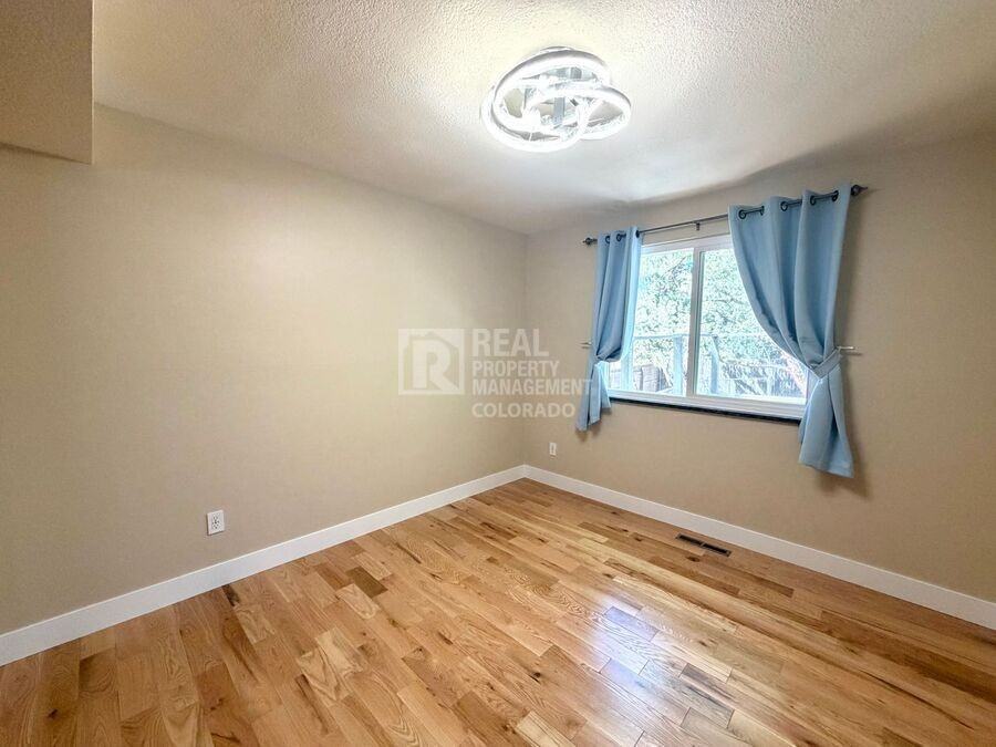 5461 S Richfield Way - Photo 5 of 24