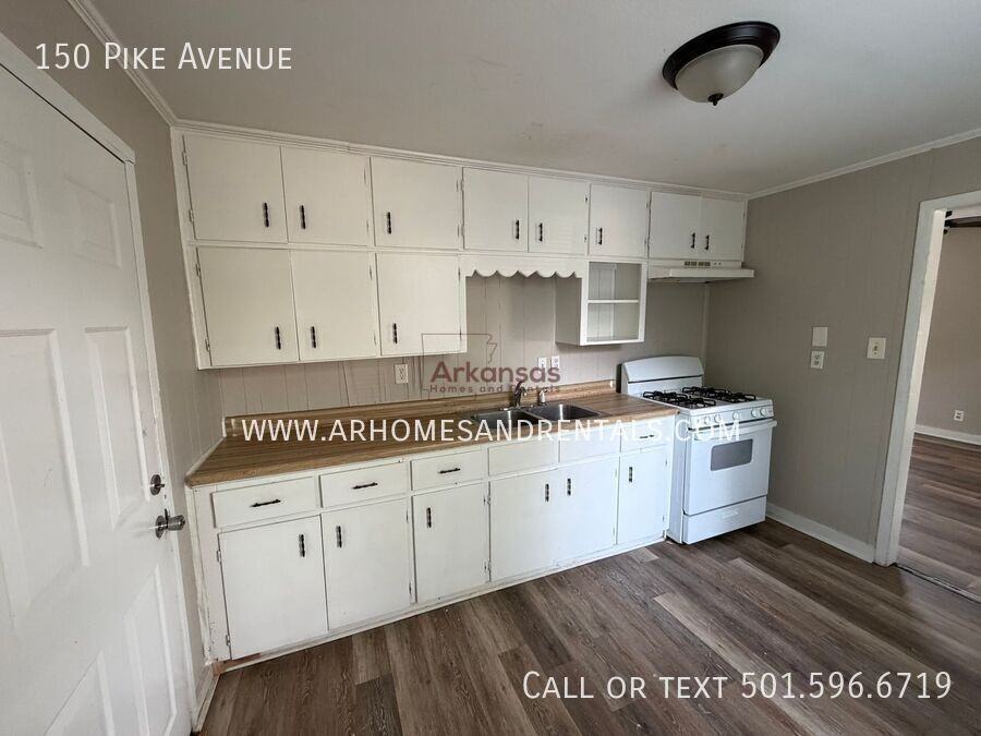 150 Pike Ave - Photo 4 of 11