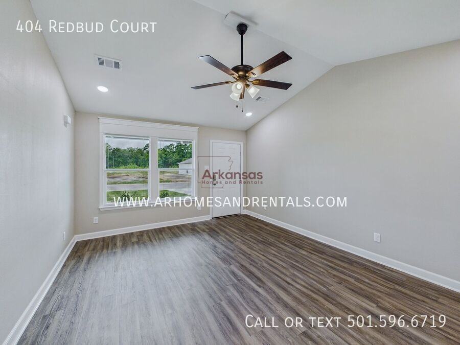404 Redbud Court - Photo 2 of 19