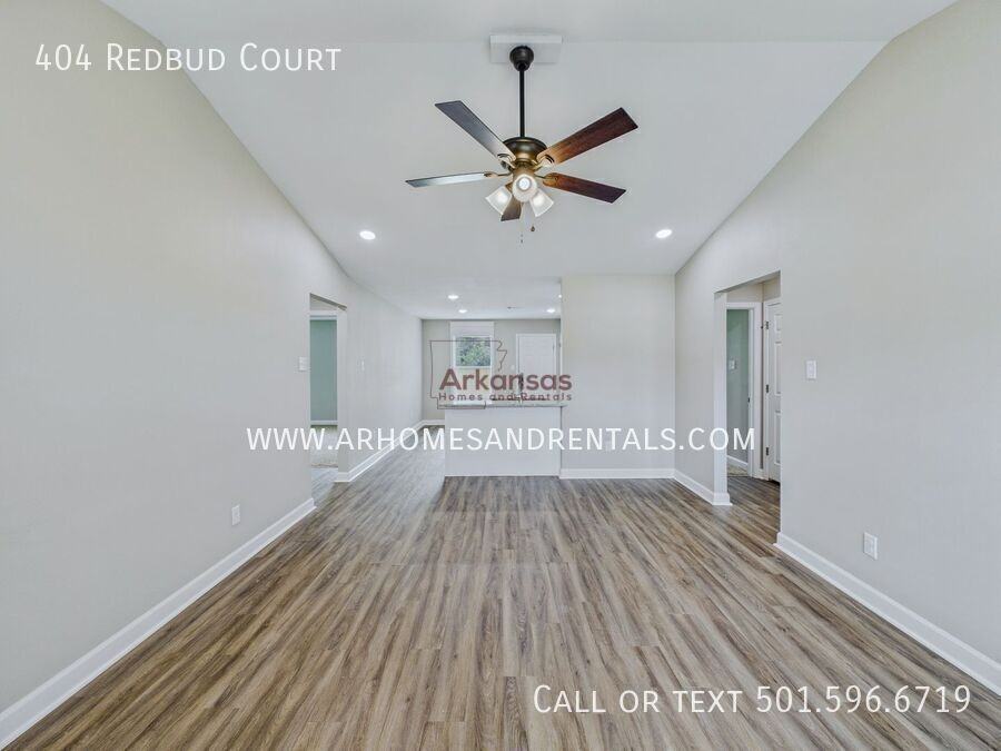 404 Redbud Court - Photo 3 of 19