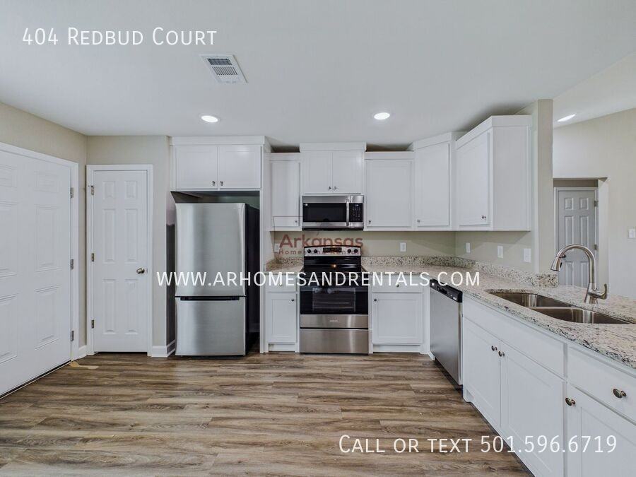 404 Redbud Court - Photo 5 of 19