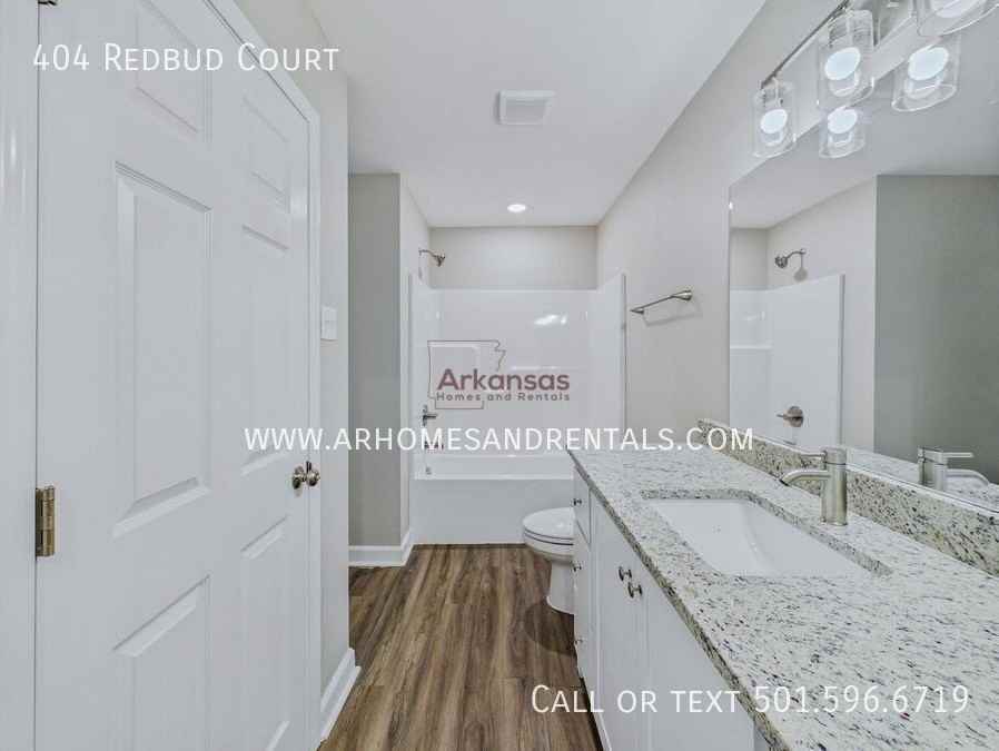 404 Redbud Court - Photo 7 of 19