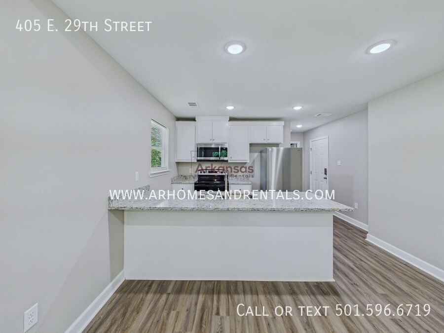 405 E 29th St - Photo 4 of 16
