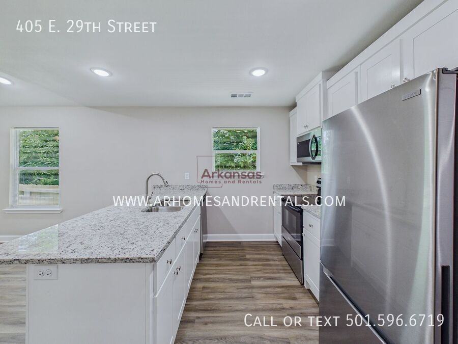 405 E 29th St - Photo 5 of 16
