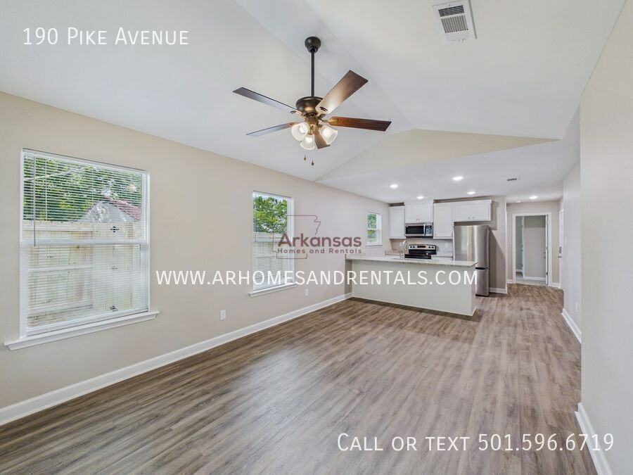 190 Pike Ave - Photo 3 of 14