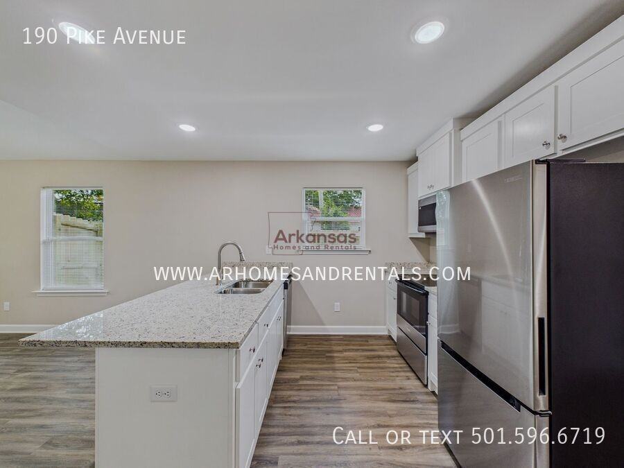 190 Pike Ave - Photo 5 of 14