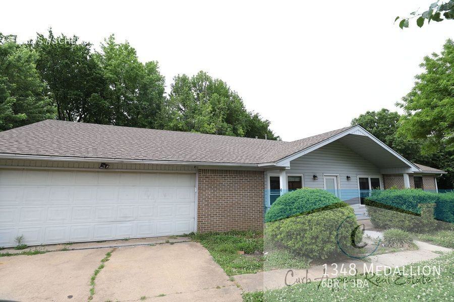1348 Medallion Dr