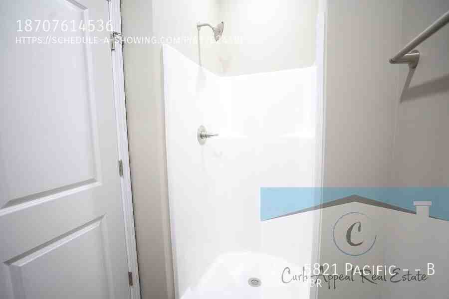 5821 Pacific Rd #B - Photo 6 of 14
