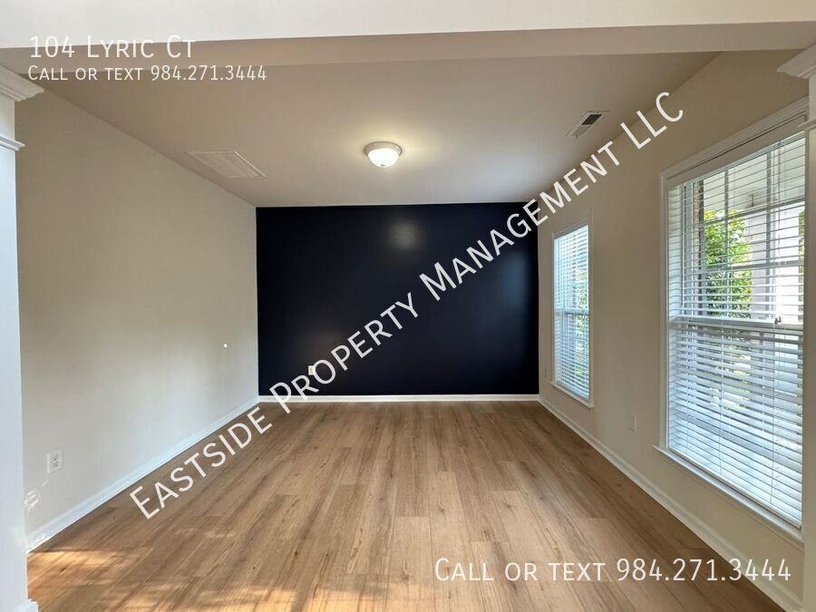104 Lyric Ct - Photo 4 of 32