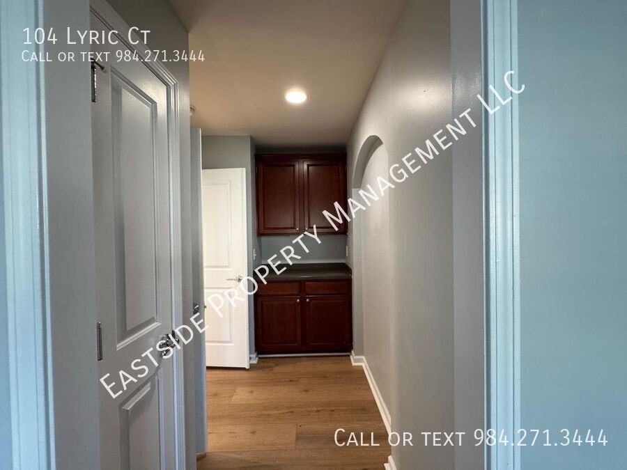 104 Lyric Ct - Photo 6 of 32