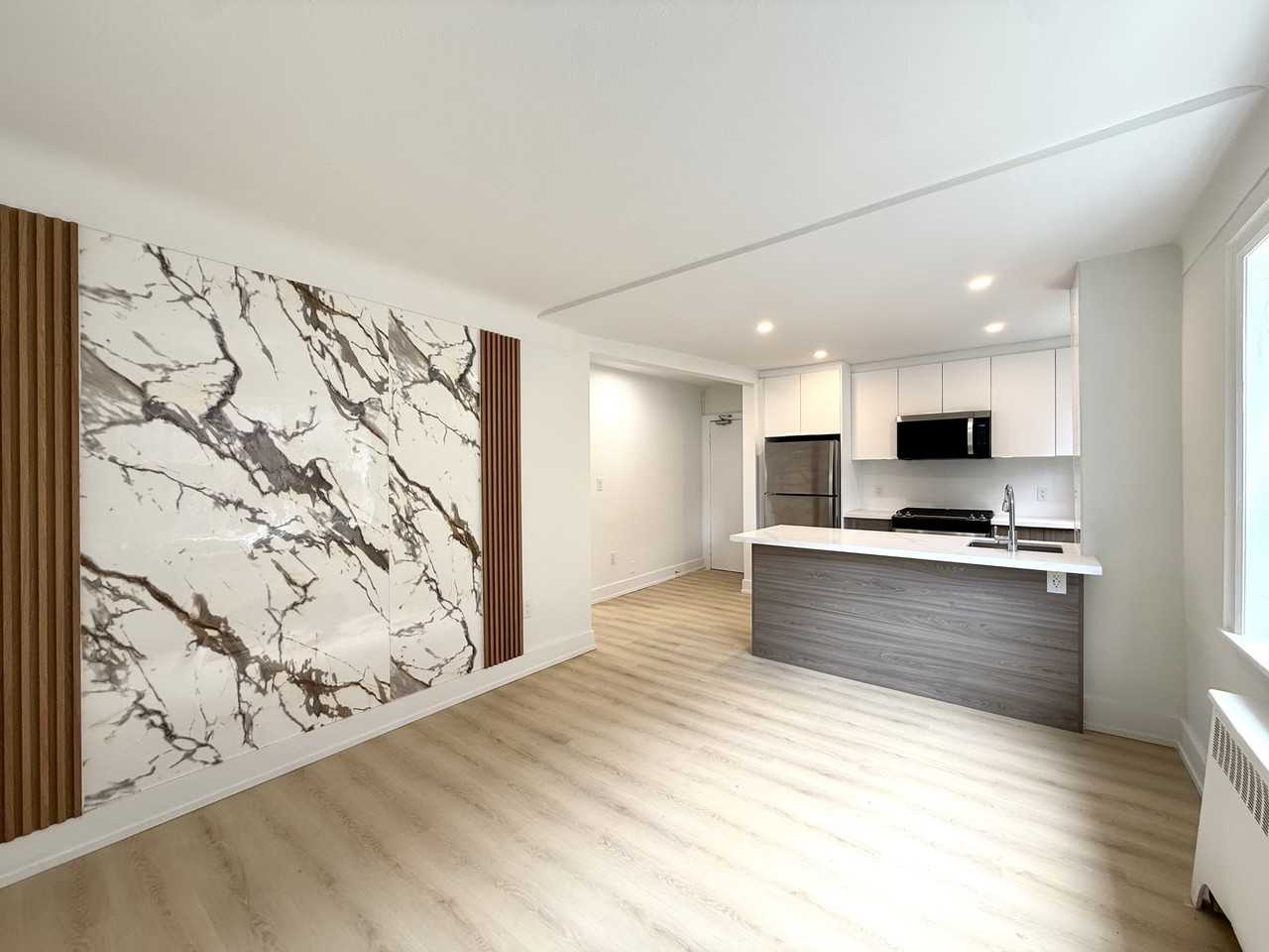 1024 King St E - Photo 5 of 11