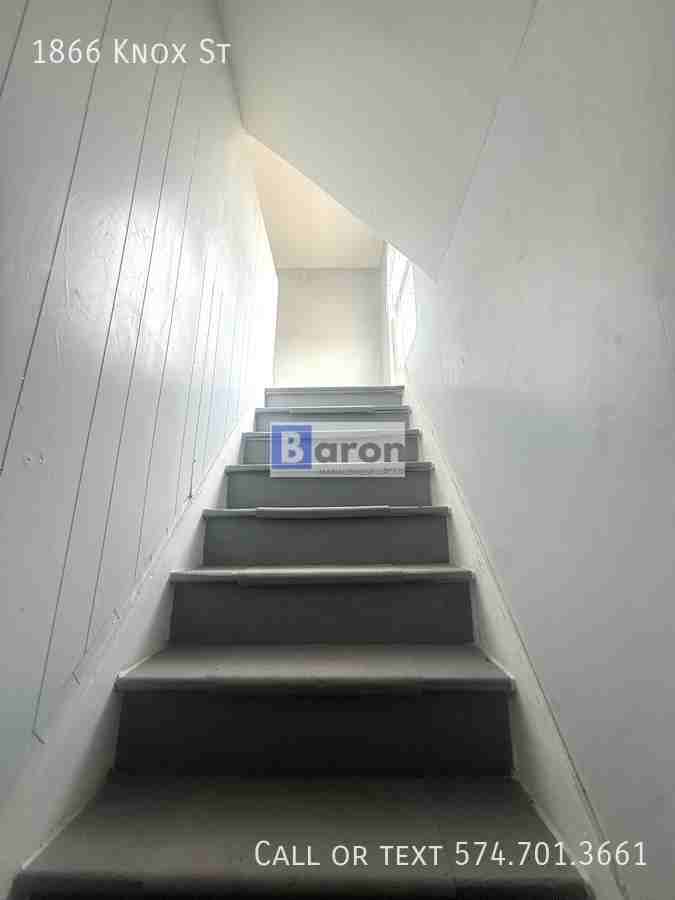 1866 Knox St - Photo 6 of 11