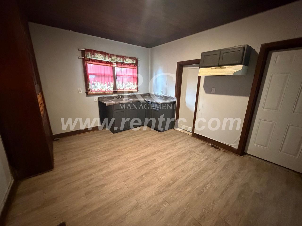 612 Wayne St - Photo 2 of 15