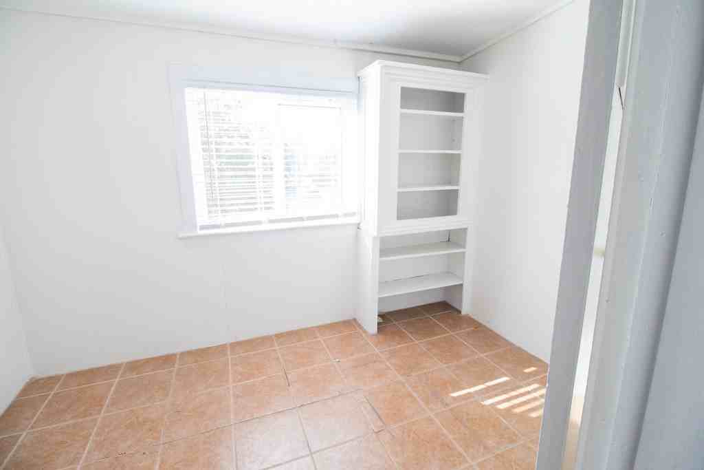 109 Niagara St - 1 - Photo 3 of 11
