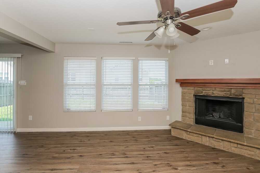 4420 Norfleet St - Photo 6 of 20